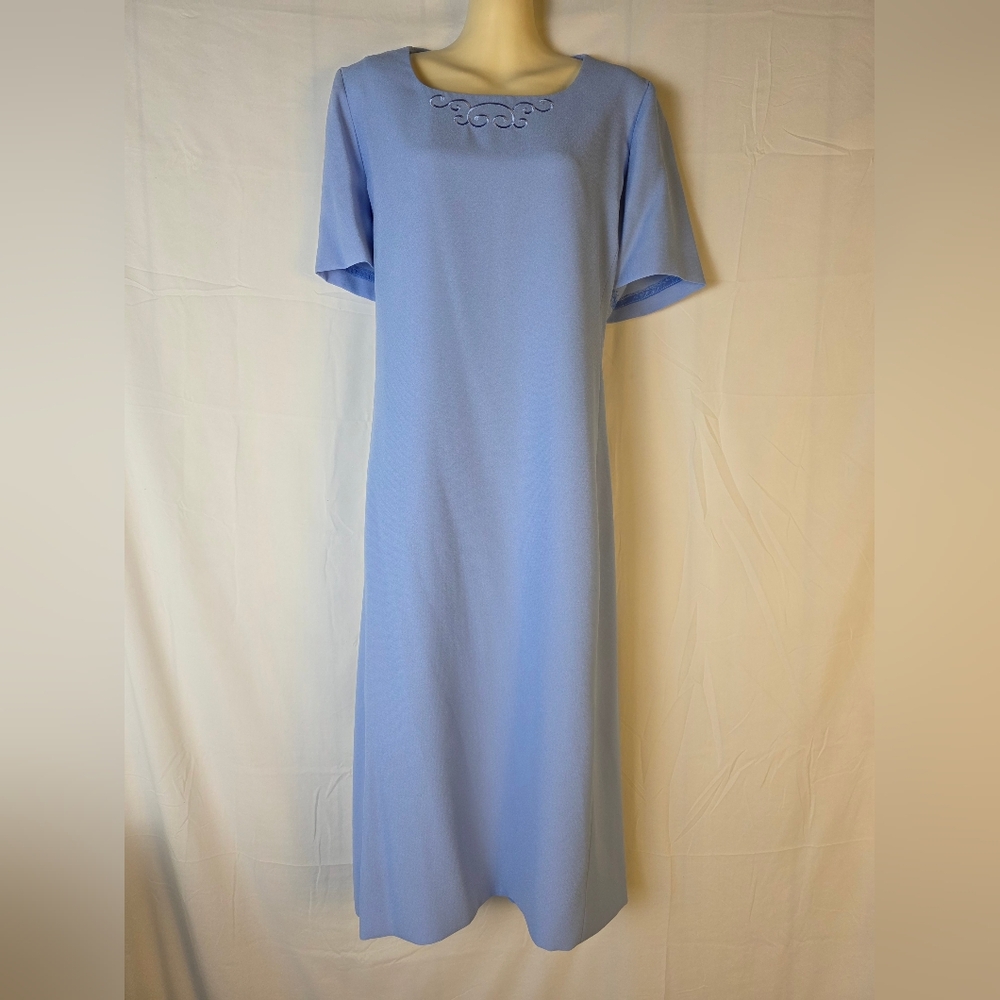 Vintage Henry Lee Elegant Blue Dress with Embroidered Neckline Accent